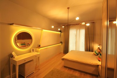 Interior 8