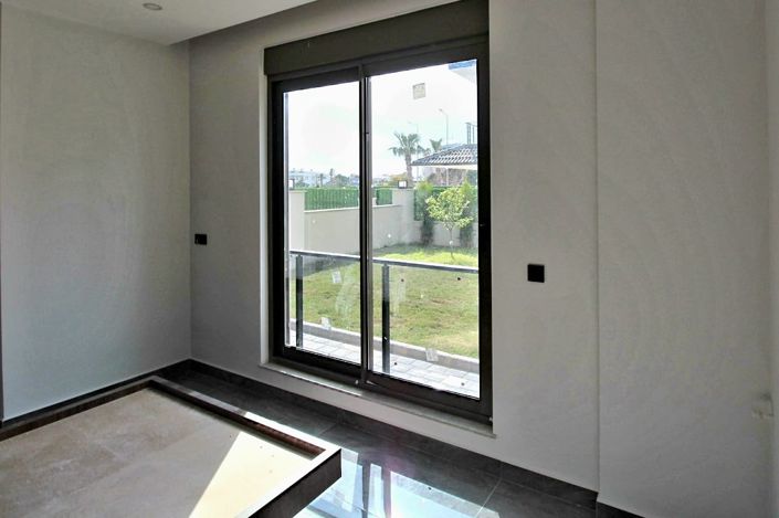 Image No.18-2 Bed Apartment for sale