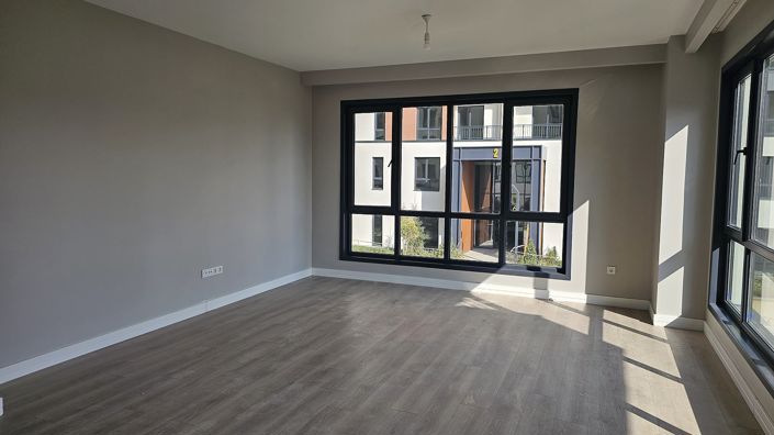 Image No.11-3 Bed Apartment for sale