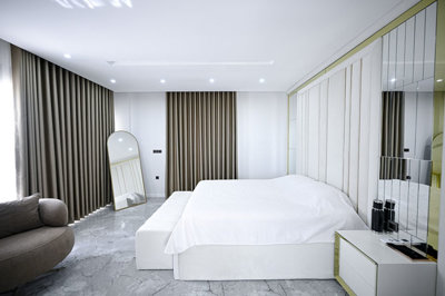 Interior 5