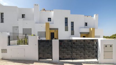 Exterior 1