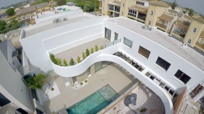 Exterior 5