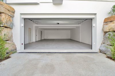 Exterior 13