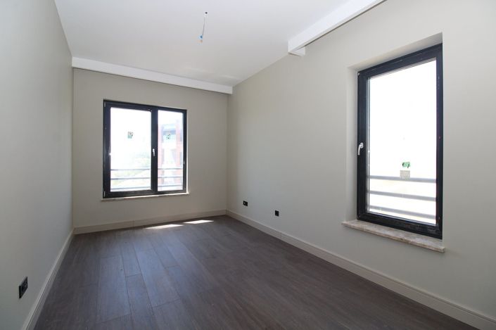 Image No.25-3 Bed Apartment for sale