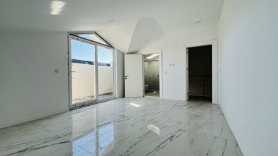 Interior 2