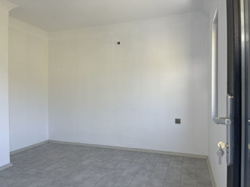 Interior 6