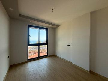 Interior 8