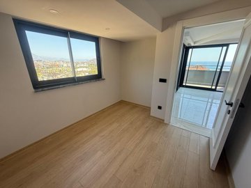 Interior 6