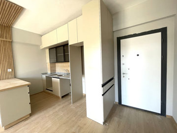 Interior 6
