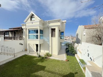 Exterior 3
