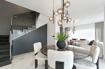 Interior 4