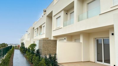 Exterior 3