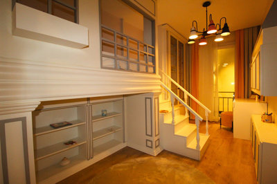 Interior 8