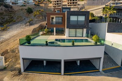 Exterior 9