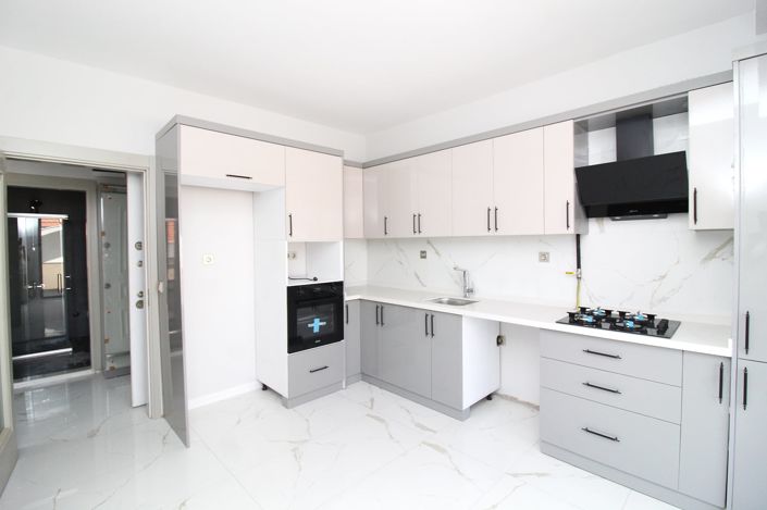Image No.11-3 Bed Apartment for sale
