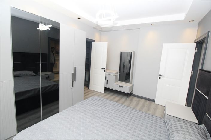 Image No.15-4 Bed Apartment for sale