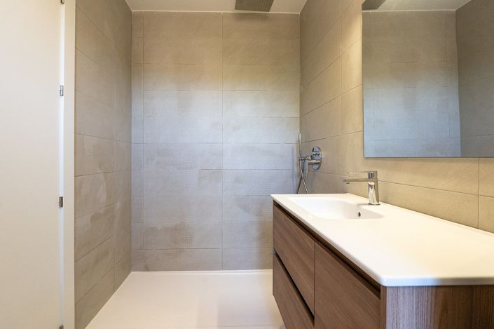 Image No.20-2 Bed Apartment for sale