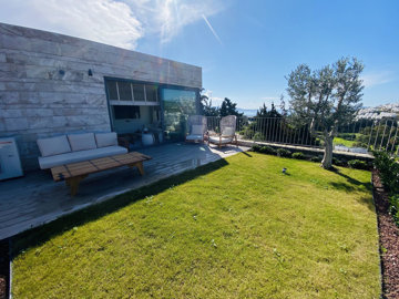Exterior 10