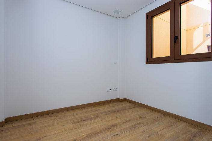 Image No.20-3 Bed Apartment for sale