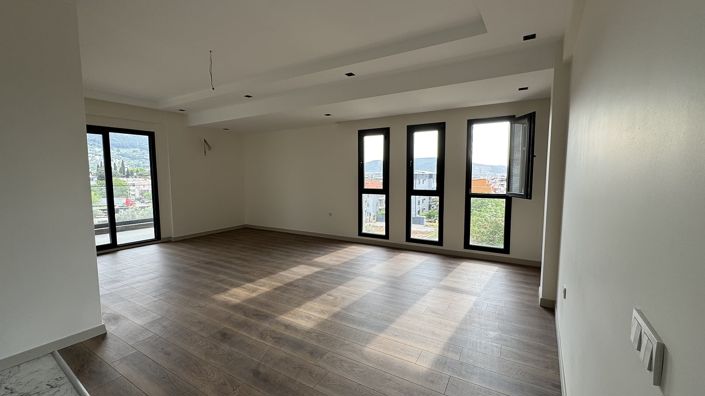 Image No.14-3 Bed Apartment for sale