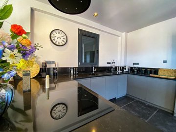 Interior 4