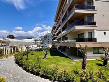 Exterior 4