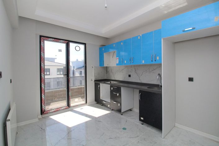 Image No.16-6 Bed Apartment for sale