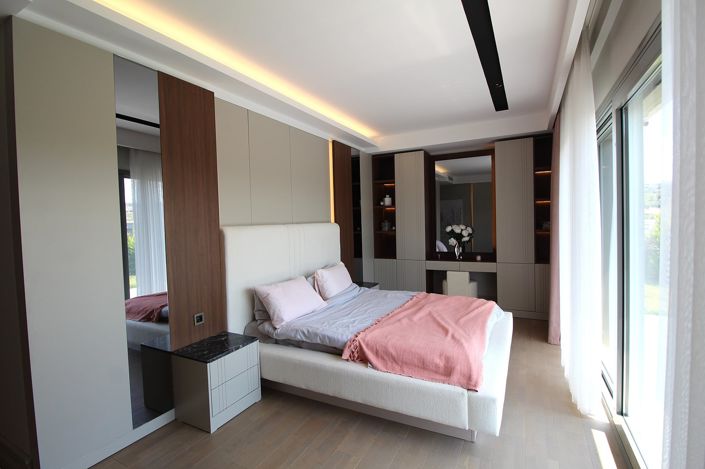 Image No.11-10 Bed House/Villa for sale