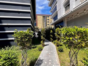 Exterior 4