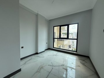 Interior 4