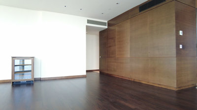 Interior 9
