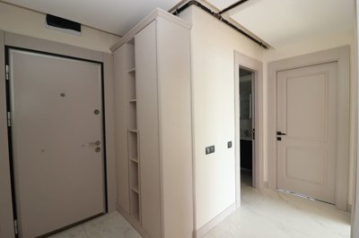 Interior 6