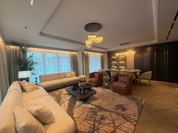 Interior 3