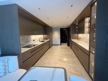 Interior 7