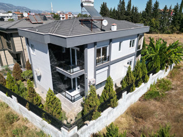 Exterior 4