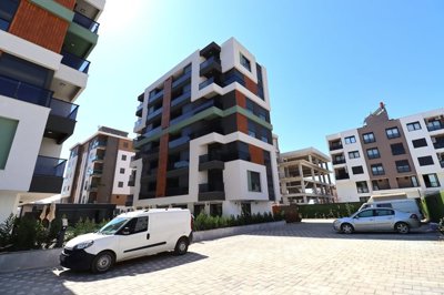 Exterior 3