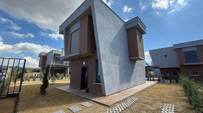 Exterior 3