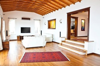 Interior 2