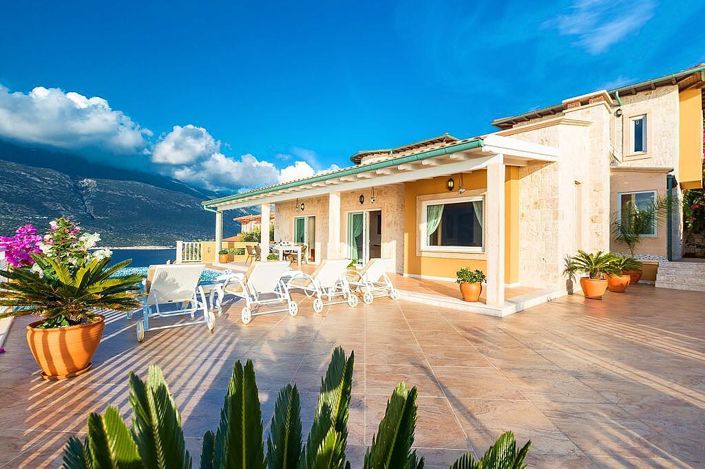 Image No.2-8 Bed House/Villa for sale