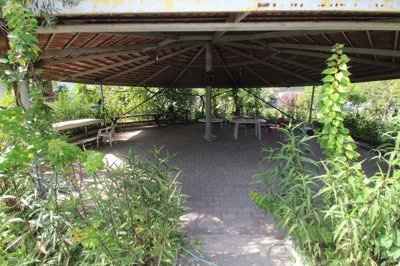 Exterior 8