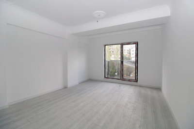 Interior 6