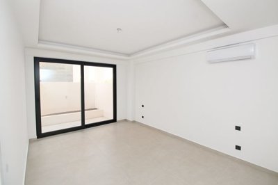 Interior 11