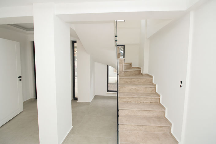 Image No.8-5 Bed House/Villa for sale