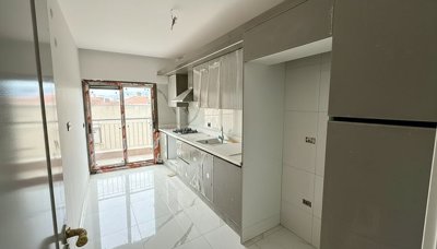 Interior 5