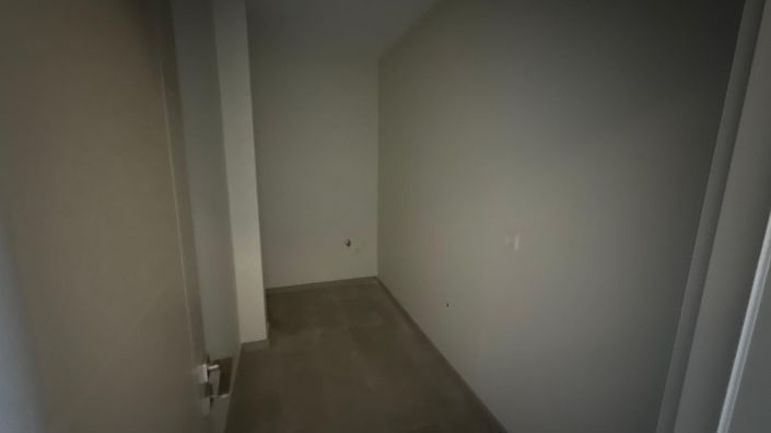 Image No.21-3 Bed Apartment for sale