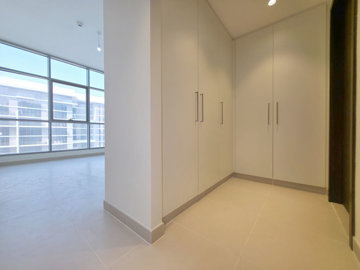 Interior 10