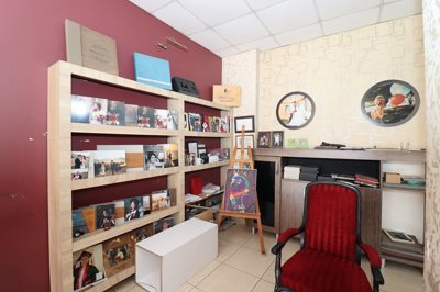 Interior 3