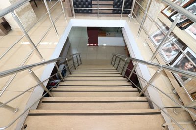 Interior 6