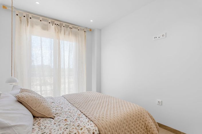 Image No.14-3 Bed Apartment for sale