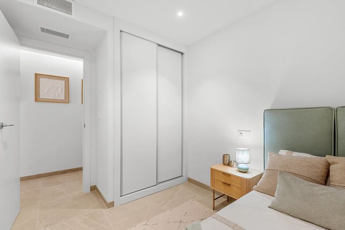 Image No.20-3 Bed Apartment for sale